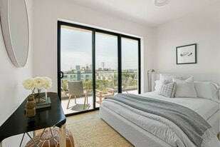 The Overland 16 in Los Angeles, CA - Building Photo