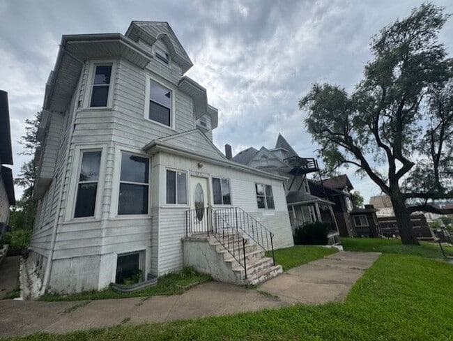 property at 707 N Brady St