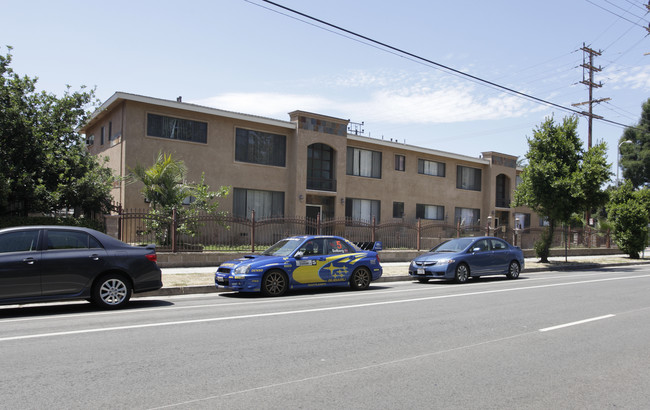11686 Chandler Blvd in North Hollywood, CA - Foto de edificio - Building Photo