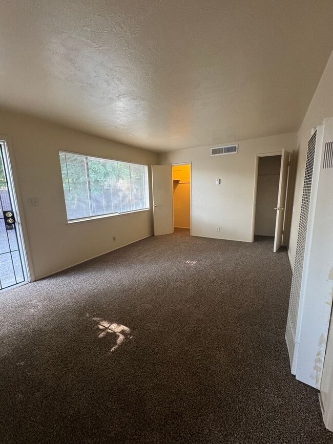 2811 E Hammond Ave in Fresno, CA - Building Photo - Building Photo