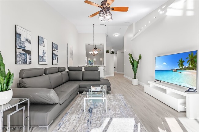 8084 Sanctuary Dr in Naples, FL - Building Photo - Building Photo