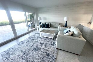 6701 Gulf of Mexico Dr in Longboat Key, FL - Building Photo