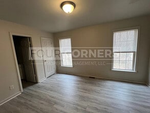 Room in Apartment on Beck St in Greensboro, NC - Building Photo - Building Photo