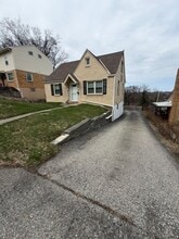 1488 Blossom Hill Rd in Pittsburgh, PA - Building Photo - Building Photo