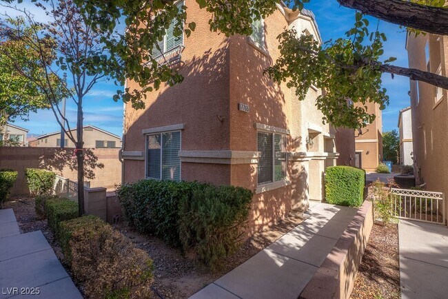 property at 7765 Floral Fabric Ct