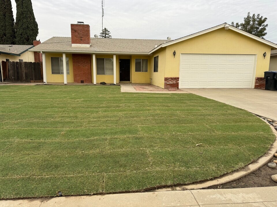 1819 S Cindy Ct in Visalia, CA - Building Photo