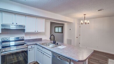 1709 Herrin Dr in Johnson City, TN - Building Photo - Building Photo