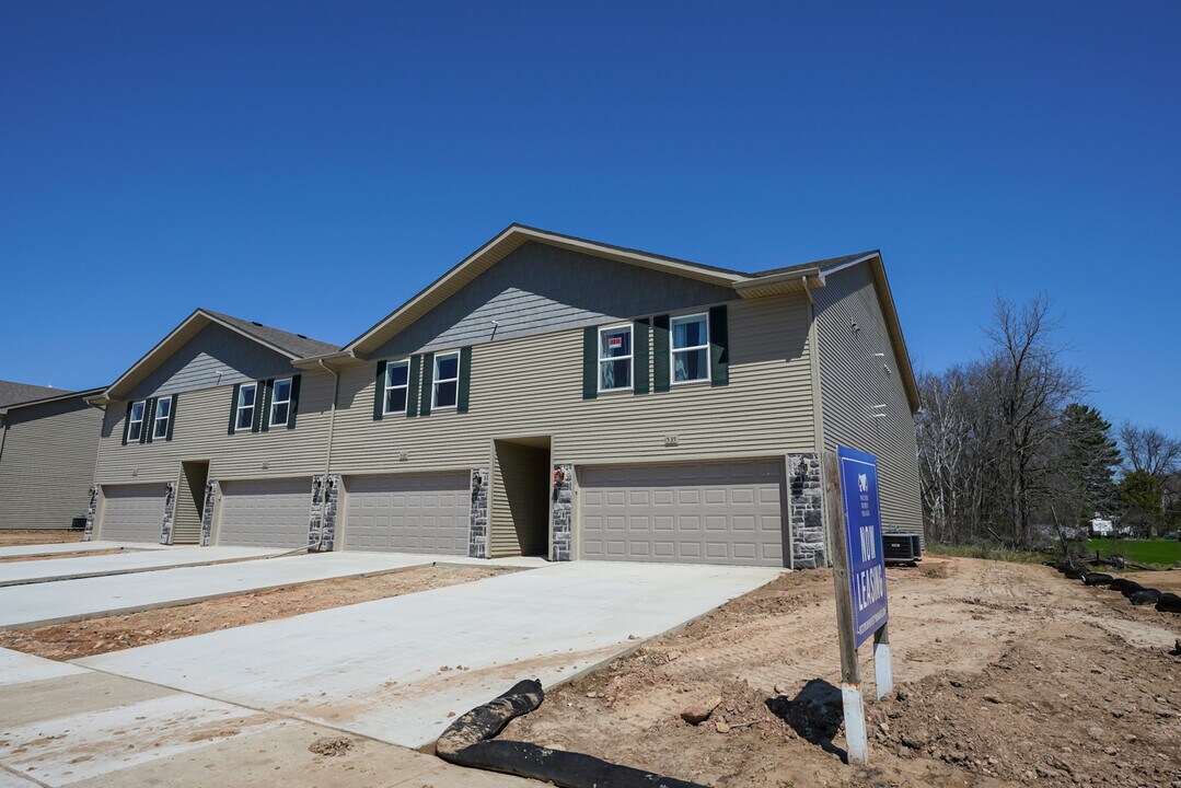 555 McKay Way in Waterloo, WI - Building Photo