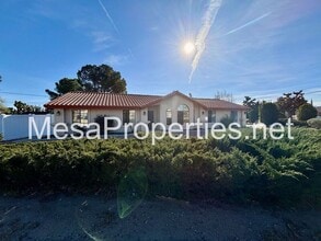 16510 Fremontia St in Hesperia, CA - Building Photo - Building Photo