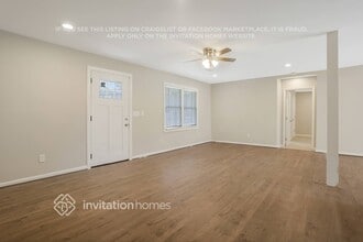 1426 Spring Valley Ln in Stone Mountain, GA - Foto de edificio - Building Photo