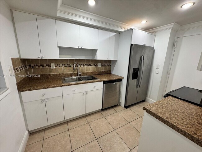 6861 SW 147th Ave in Miami, FL - Building Photo - Building Photo
