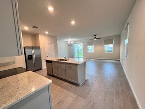 3916 SE Mentmore Ln in Stuart, FL - Building Photo - Building Photo