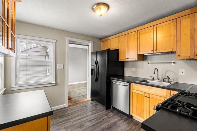 763 Wilder St in Lowell, MA - Building Photo - Building Photo