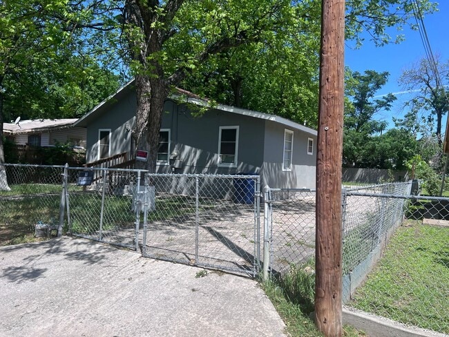 1217 Keats St in San Antonio, TX - Building Photo - Building Photo