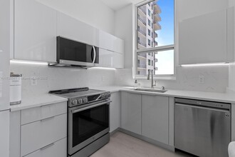 133 NE 2nd Ave, Unit #2712 in Miami, FL - Building Photo - Building Photo