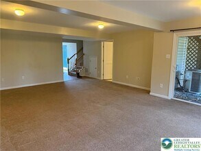 4046 Clubhouse Ct in Center Valley, PA - Building Photo - Building Photo