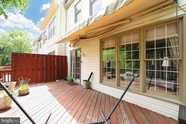 1200 Treasure Oak Ct in Rockville, MD - Building Photo - Building Photo