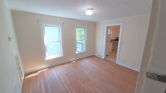 410 S Aurora St in Ithaca, NY - Building Photo