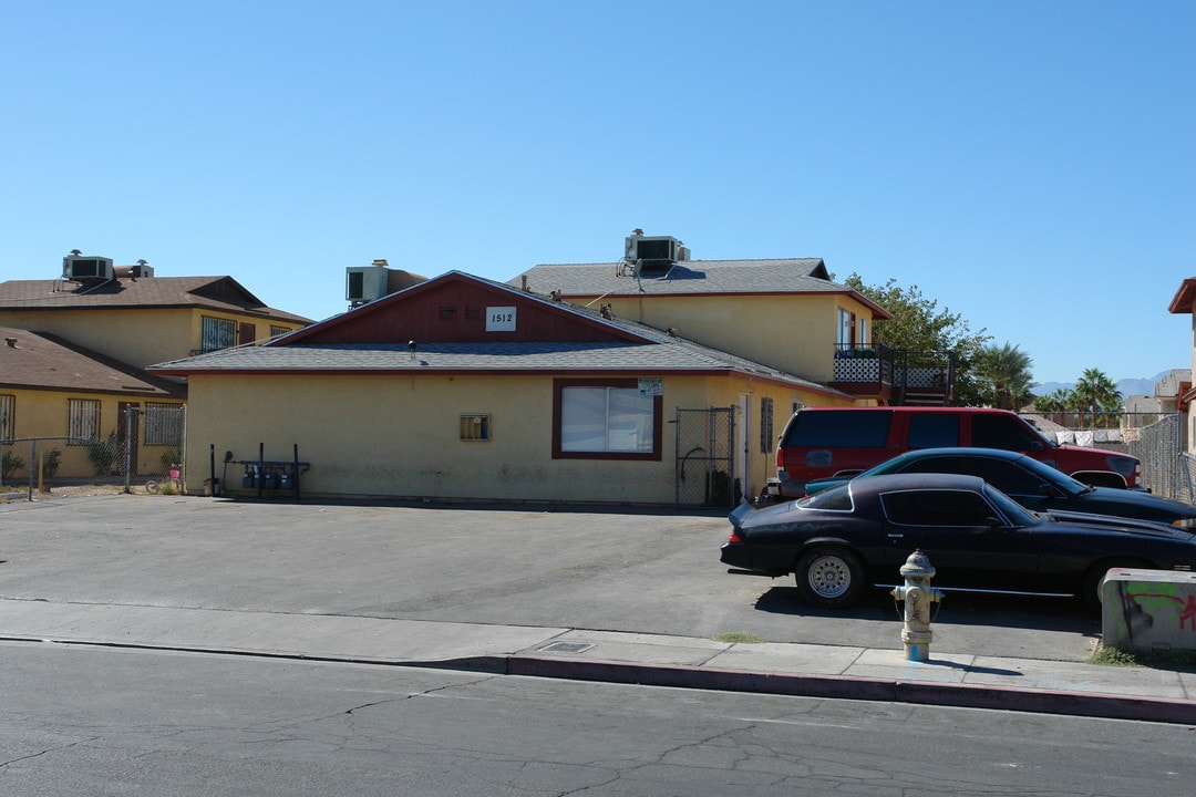 Haas Apartments in Las Vegas, NV - Building Photo