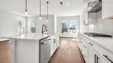 102 Briargate Dr in Johns Creek, GA - Building Photo - Building Photo