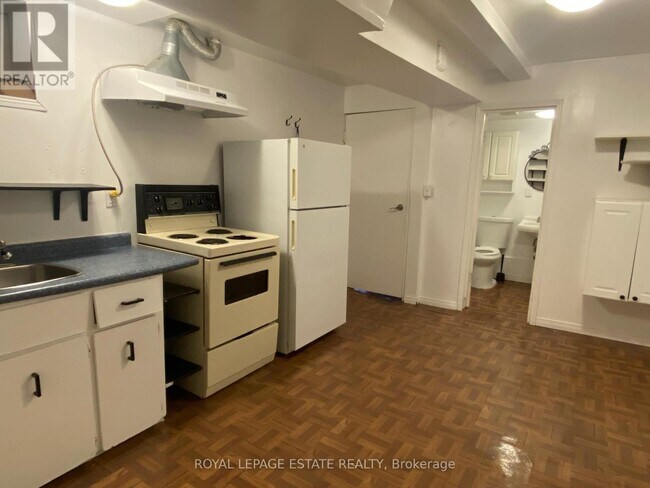 114 Baldwin St in Toronto, ON - Building Photo - Building Photo