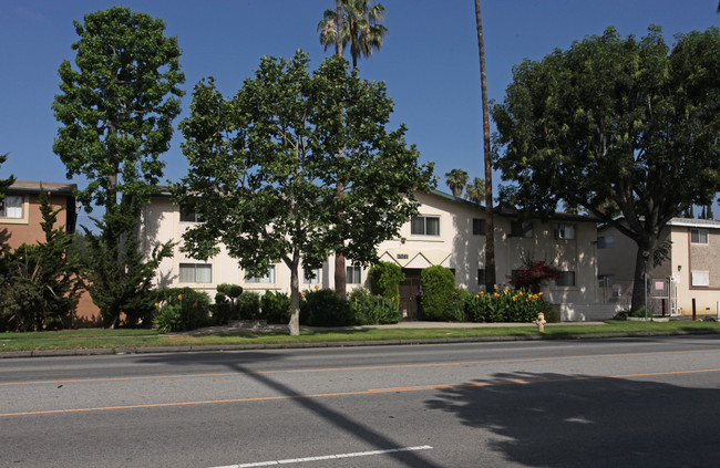 5061 Woodman Ave in Sherman Oaks, CA - Building Photo - Building Photo