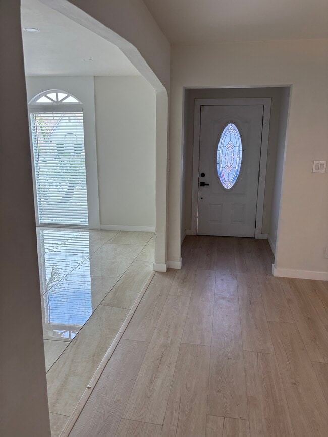 2206 W 75th St in Los Angeles, CA - Building Photo - Building Photo