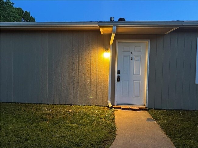 312 S Halsey St in Siloam Springs, AR - Building Photo - Building Photo