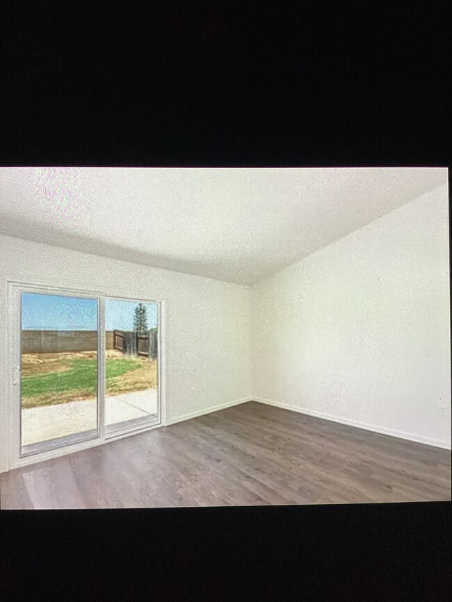 11657 Queensborough St in Riverside, CA - Building Photo - Building Photo