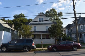 1104 Monroe St in Endicott, NY - Building Photo - Building Photo