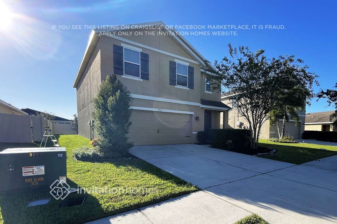 7718 Tuscan Bay Cir in Wesley Chapel, FL - Foto de edificio