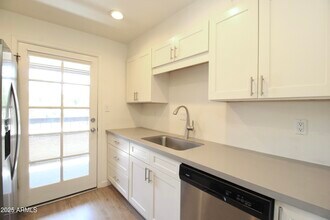 5998 N 78th St in Scottsdale, AZ - Building Photo - Building Photo