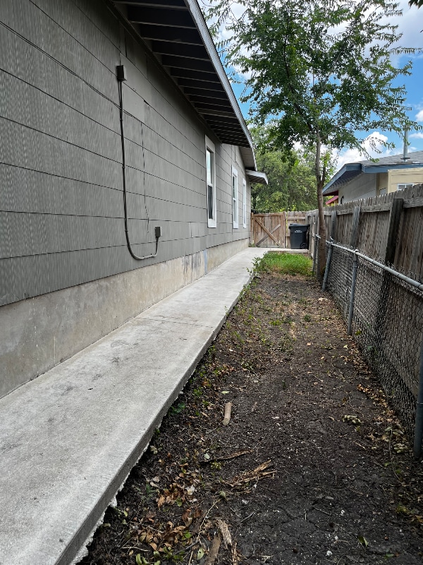 618 Marchmont Ln in San Antonio, TX - Building Photo - Building Photo