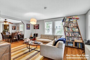 9 Keefe Ave, Unit 1 in Newton, MA - Building Photo