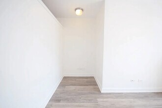 946 W Montrose Ave in Chicago, IL - Building Photo - Building Photo