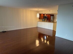 3507 Oaks Way, Unit 805 in Pompano Beach, FL - Building Photo - Building Photo