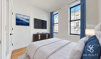 313 S 4th St, Unit 2B in Brooklyn, NY - Foto de edificio - Building Photo