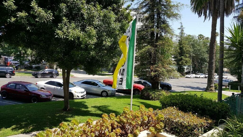 505 S Lafayette Park Pl in Los Angeles, CA - Building Photo