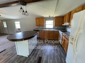 6372 E Myles Ln in Sulphur, LA - Building Photo - Building Photo