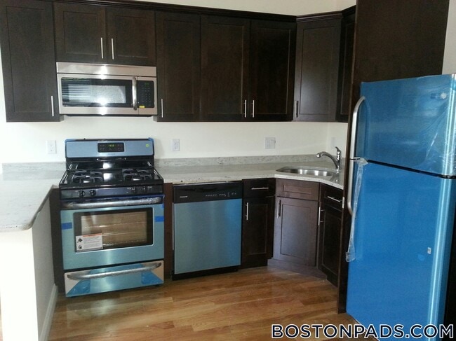 23 Washburn St, Unit 2 in Boston, MA - Building Photo - Building Photo