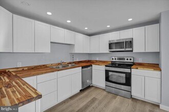 21 Seyfert Dr in Birdsboro, PA - Building Photo - Building Photo