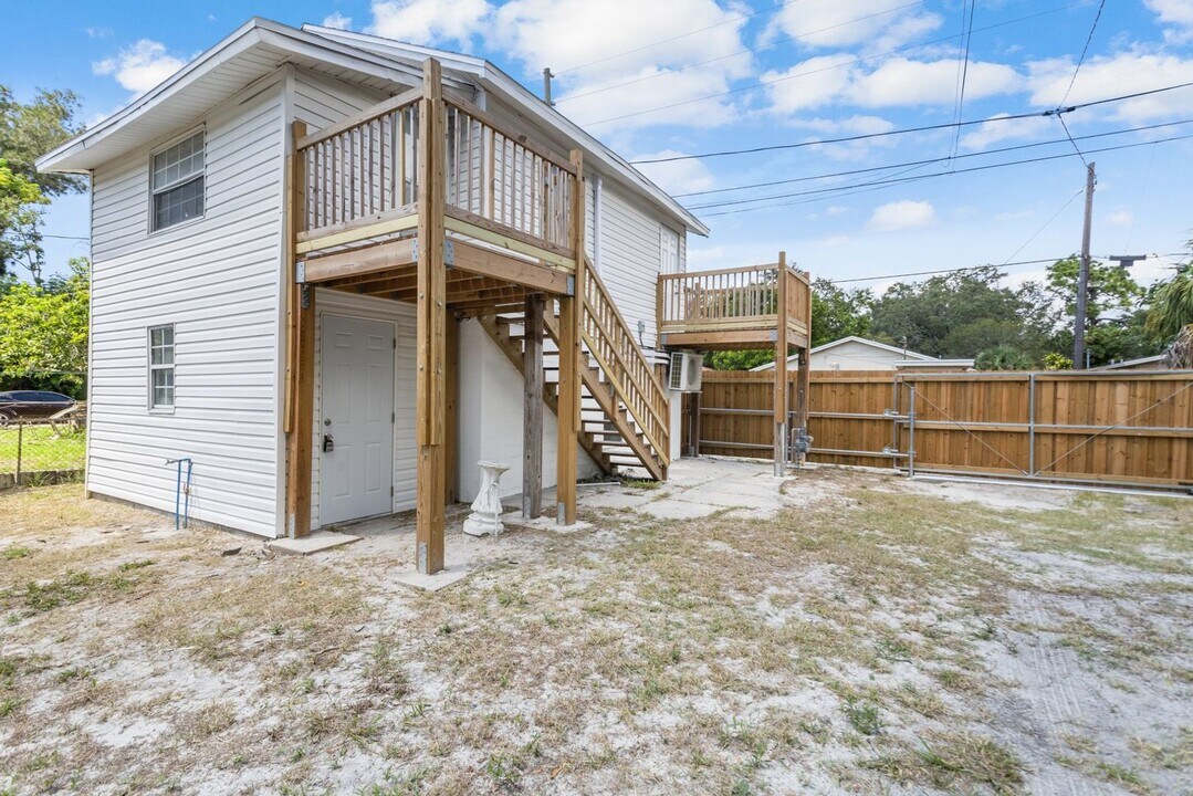 3487 16th Ave S in St. Petersburg, FL - Building Photo