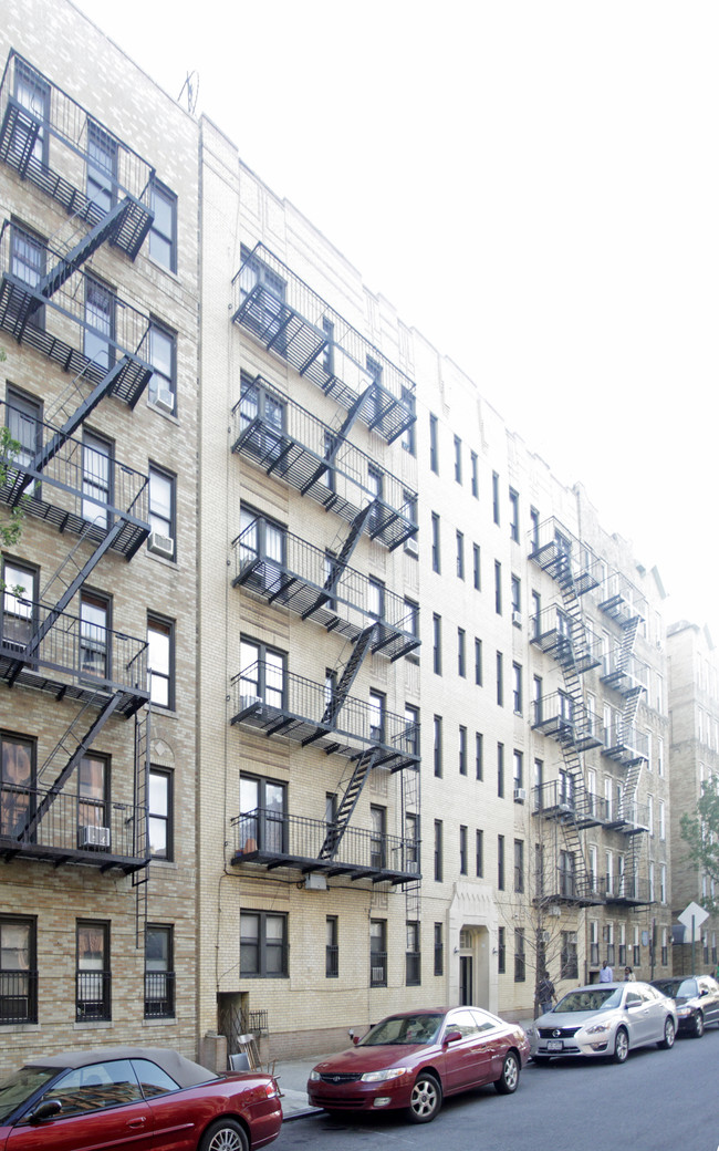 120-122 Odell Clark Pl in New York, NY - Building Photo - Building Photo