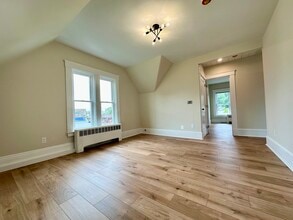 304 Main St, Unit 2 in Winthrop, MA - Building Photo - Building Photo