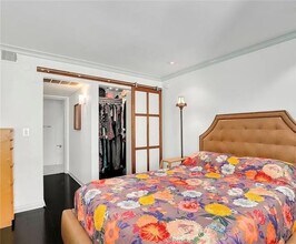 750 Kings Rd, Unit 325 in Los Angeles, CA - Building Photo - Building Photo