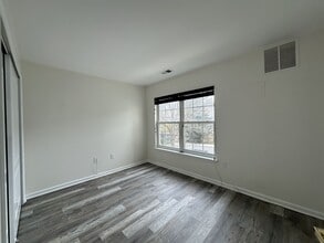 1022 Dogwood Ct in New Brunswick, NJ - Building Photo - Building Photo