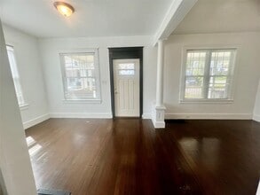 26 Linden Ave in Middletown, NY - Building Photo - Building Photo