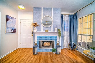 3308 Parliament Cove in Lago Vista, TX - Foto de edificio - Building Photo