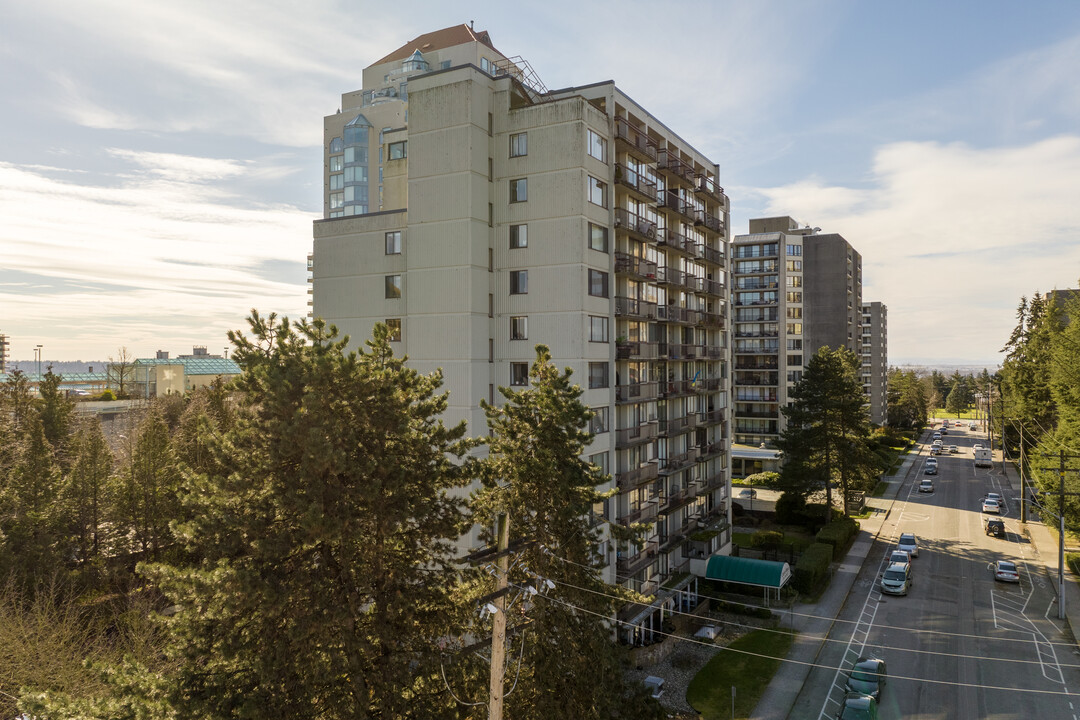 Charter House in New Westminster, BC - Building Photo