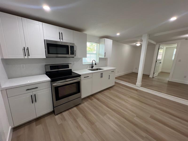 10540 NW 28th Ave in Miami, FL - Building Photo